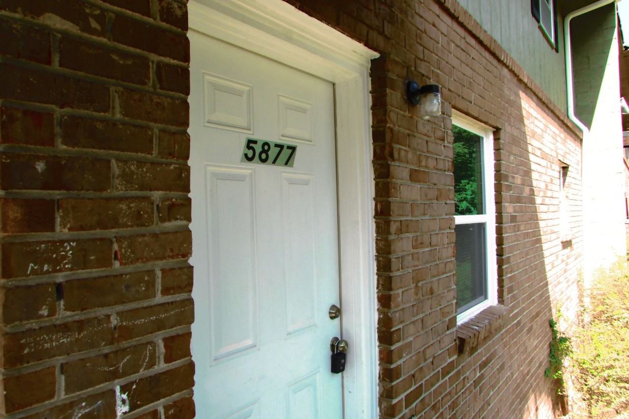 5889 Lone Oak Dr Sw - Photo 2 of 8