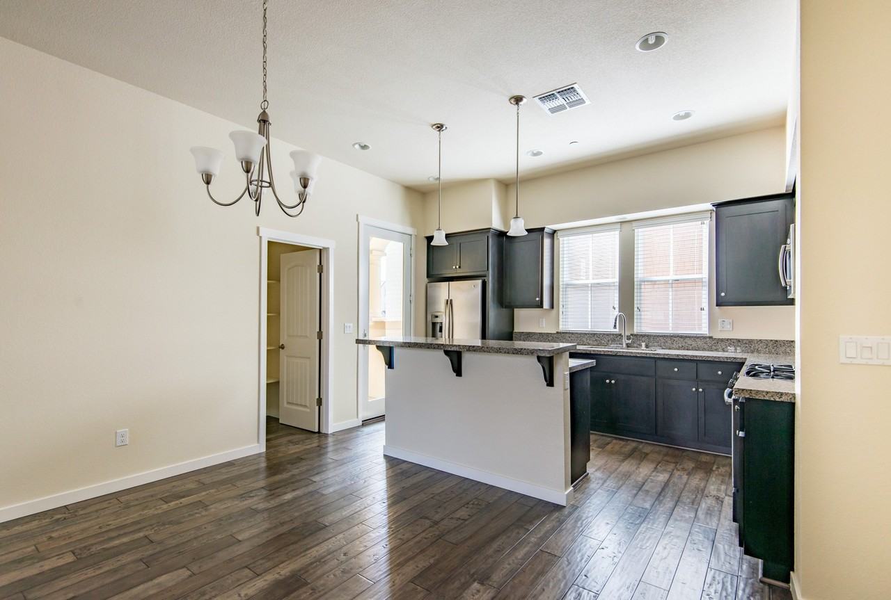 311 W Evelyn Ave - Photo 2 of 16