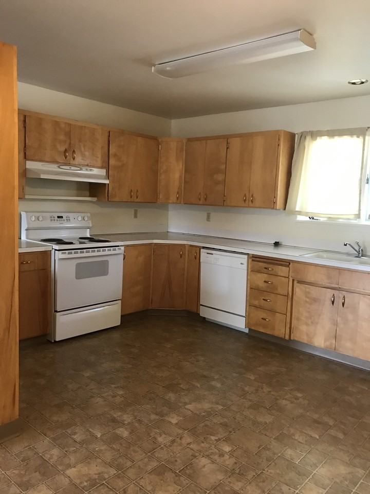 905 W Villard St - Photo 5 of 31