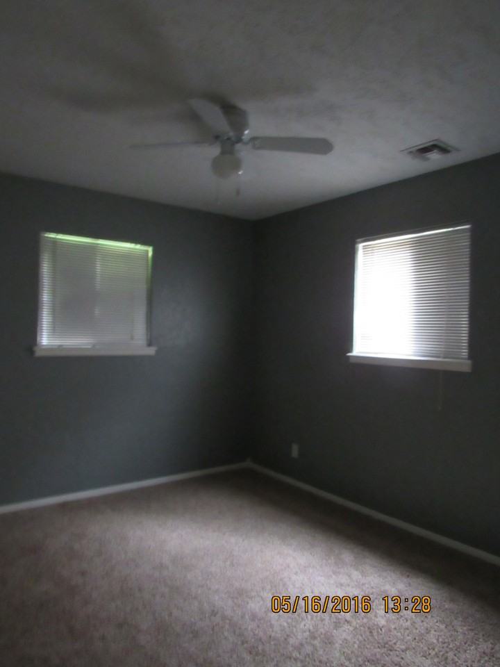 407 Nw 56th St - Photo 2 of 25