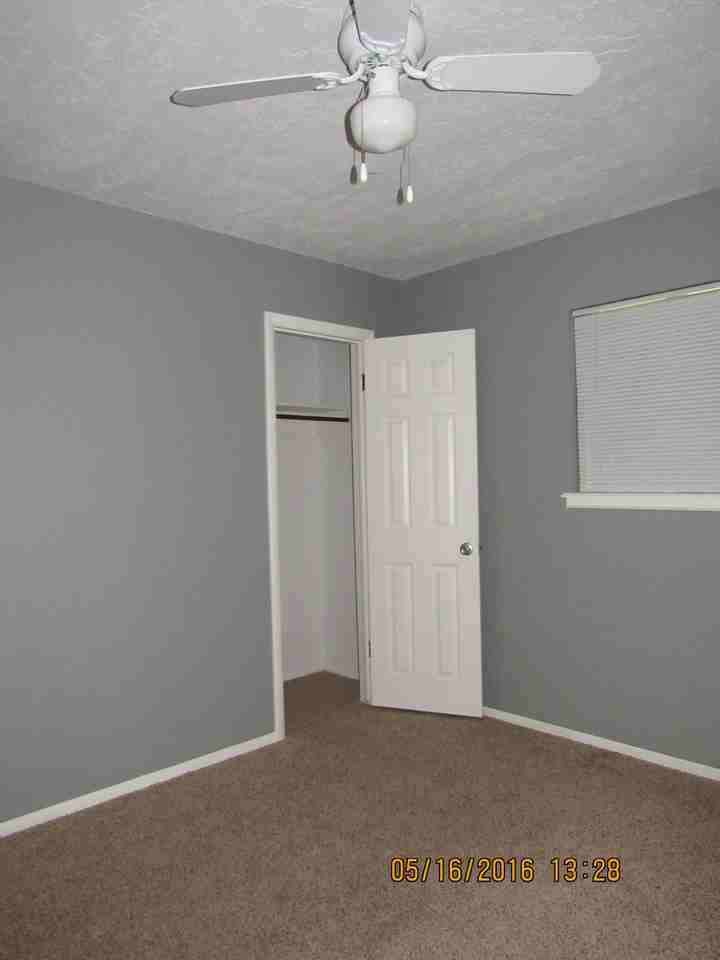 407 Nw 56th St - Photo 3 of 25