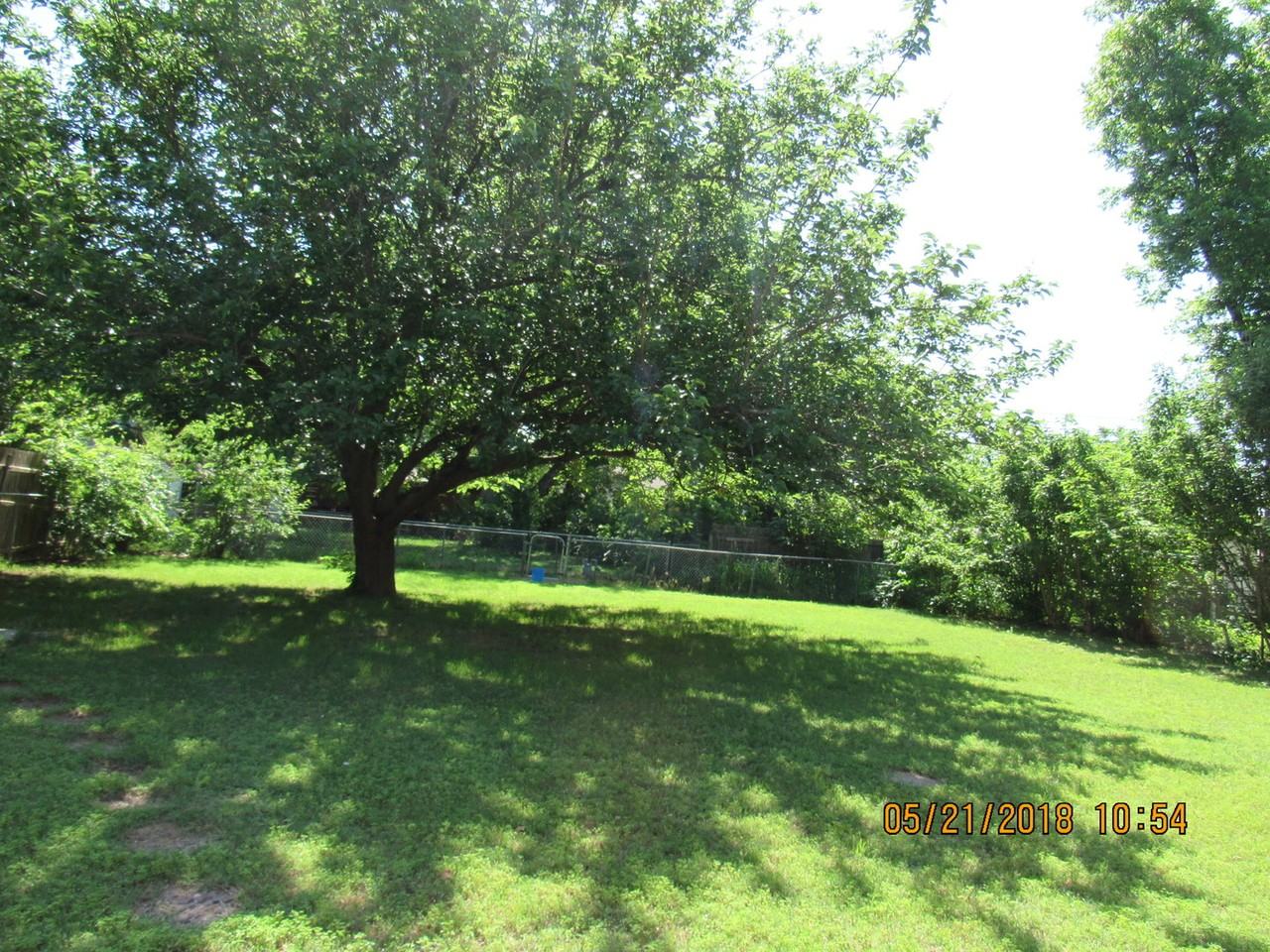 407 Nw 56th St - Photo 4 of 25