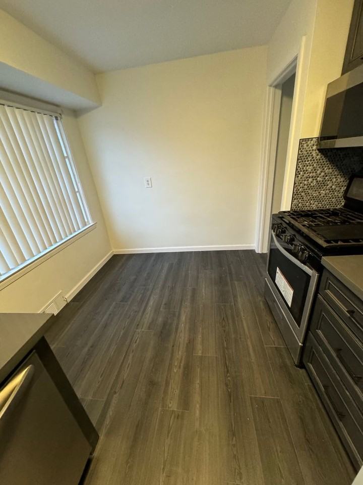 2816 N Main St - Photo 3 of 19