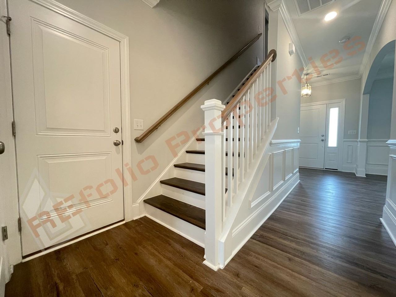 424 Slomo Ct - Photo 7 of 31