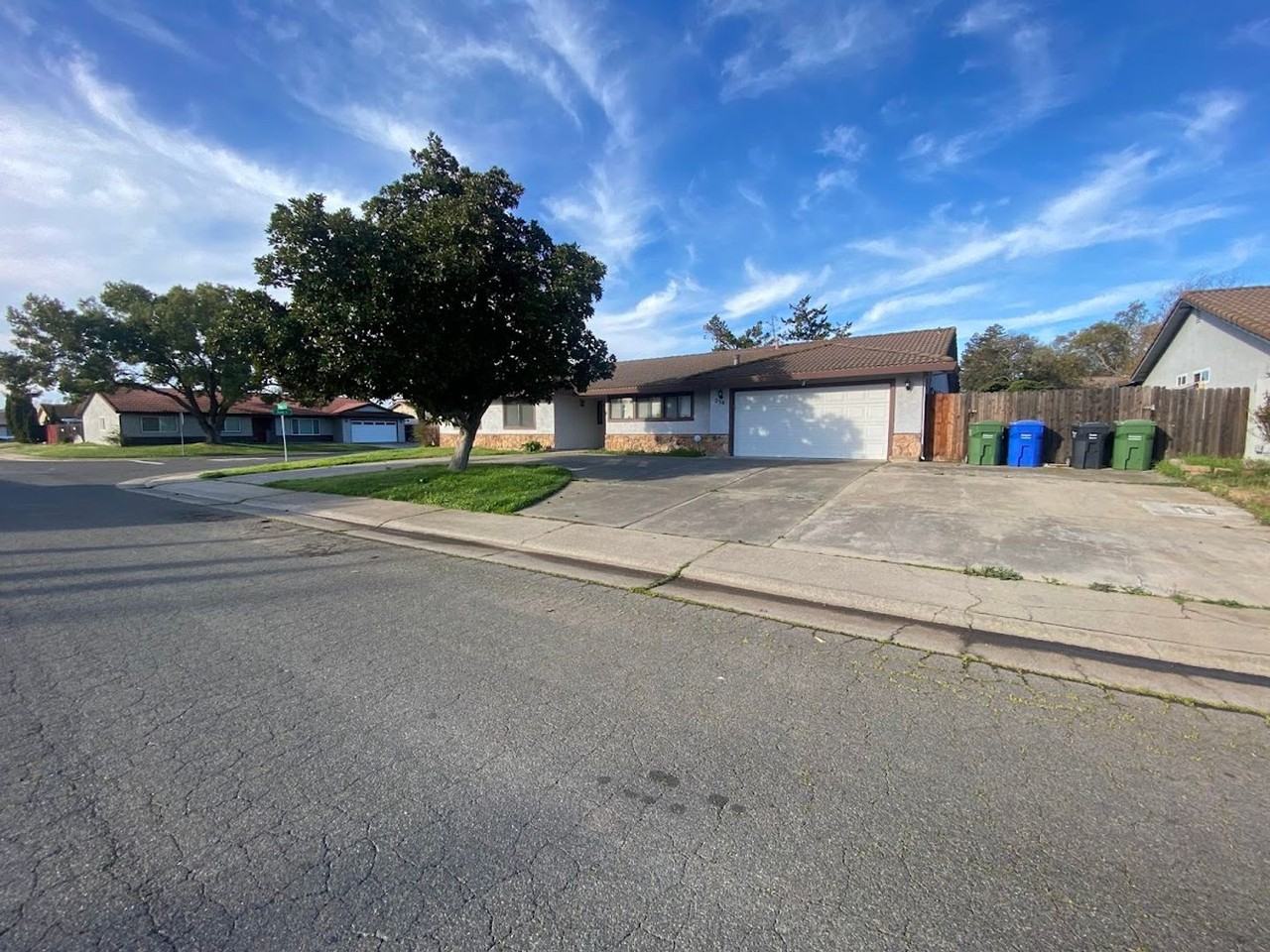 238 Oberlin Dr - Photo 2 of 36