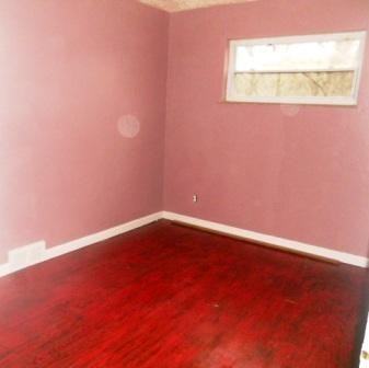 528 Trenton Ave - Photo 2 of 9