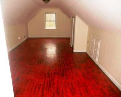 528 Trenton Ave - Photo 3 of 9