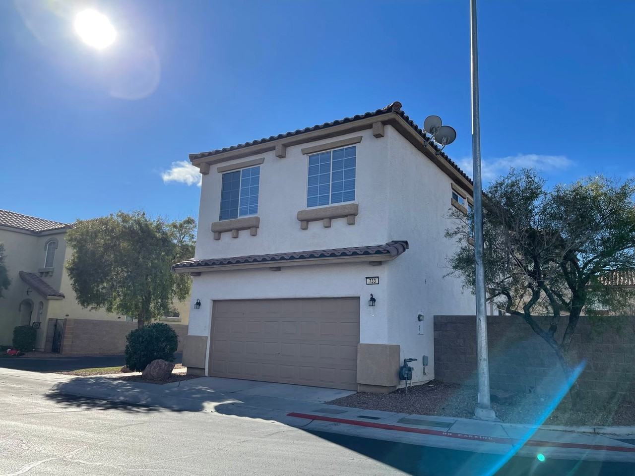 733 Emerald Idol Pl - Photo 2 of 20