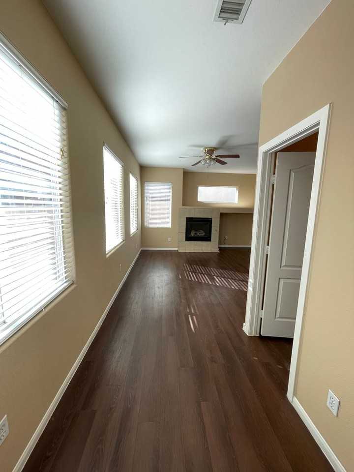 733 Emerald Idol Pl - Photo 5 of 20