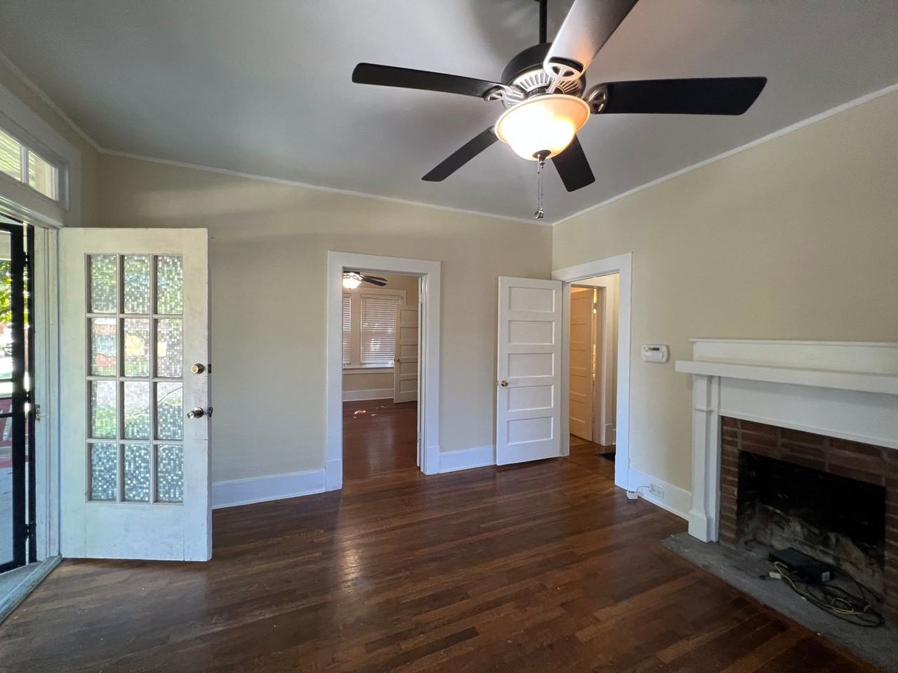 1928 Yancey Ave - Photo 2 of 18