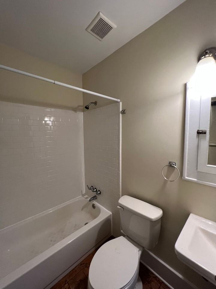 1928 Yancey Ave - Photo 5 of 18