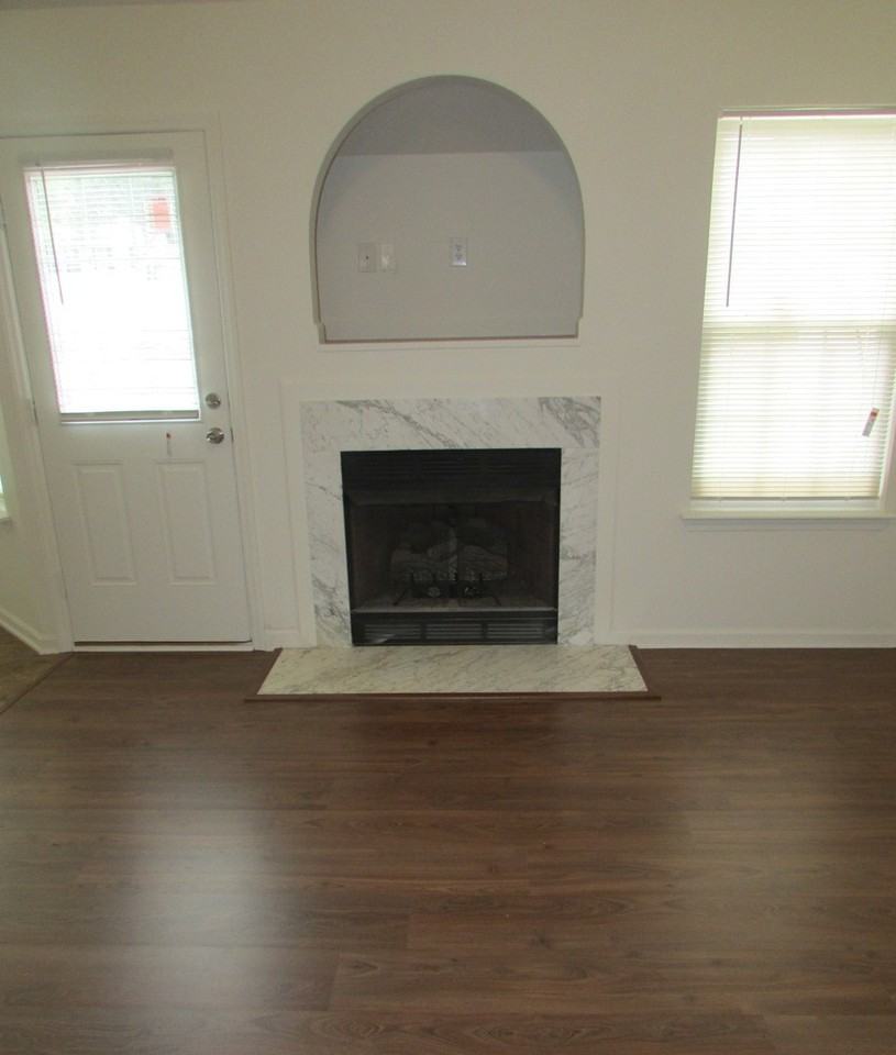 3304 Hunting Wood Ct - Photo 3 of 14