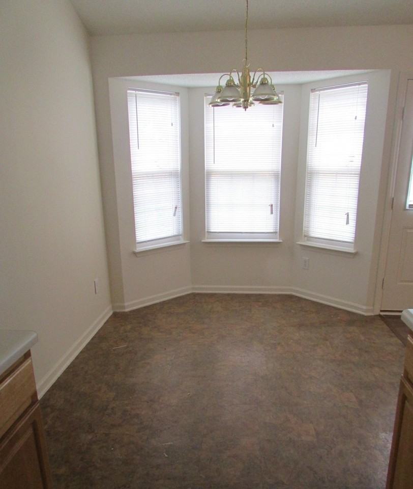 3304 Hunting Wood Ct - Photo 4 of 14