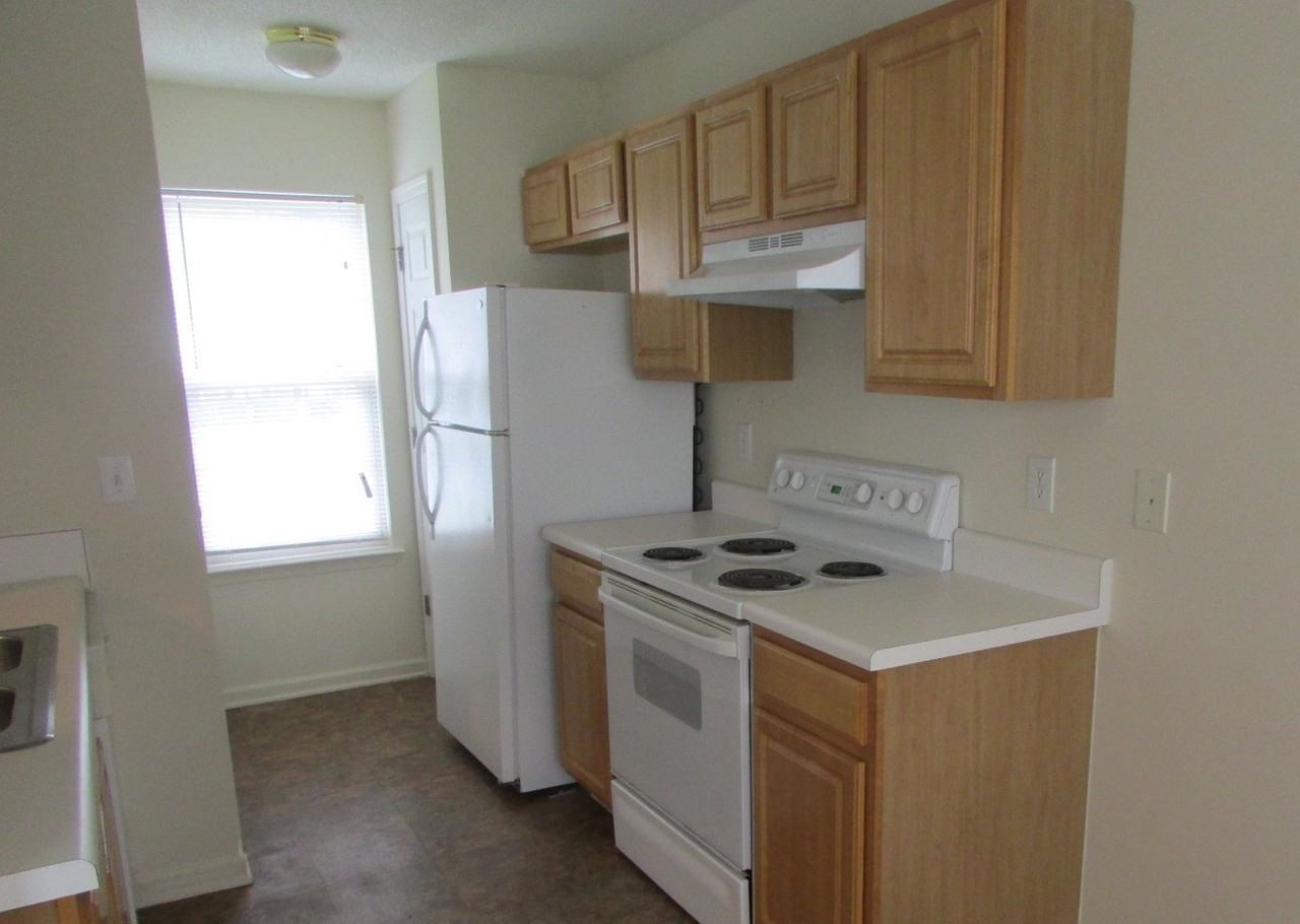 3304 Hunting Wood Ct - Photo 7 of 14