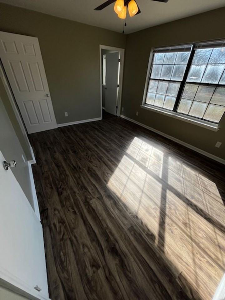 4010 Mark Ln - Photo 3 of 13