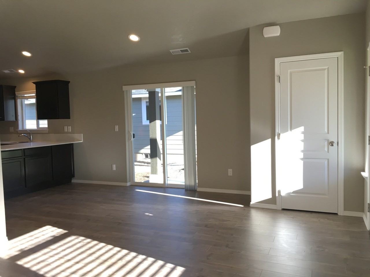 538 N Trinity Way - Photo 3 of 10