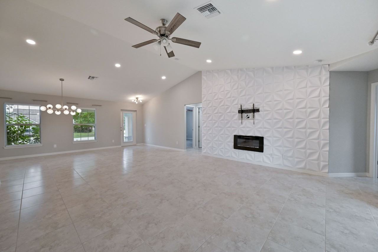 9224 Pineapple Rd - Photo 2 of 21