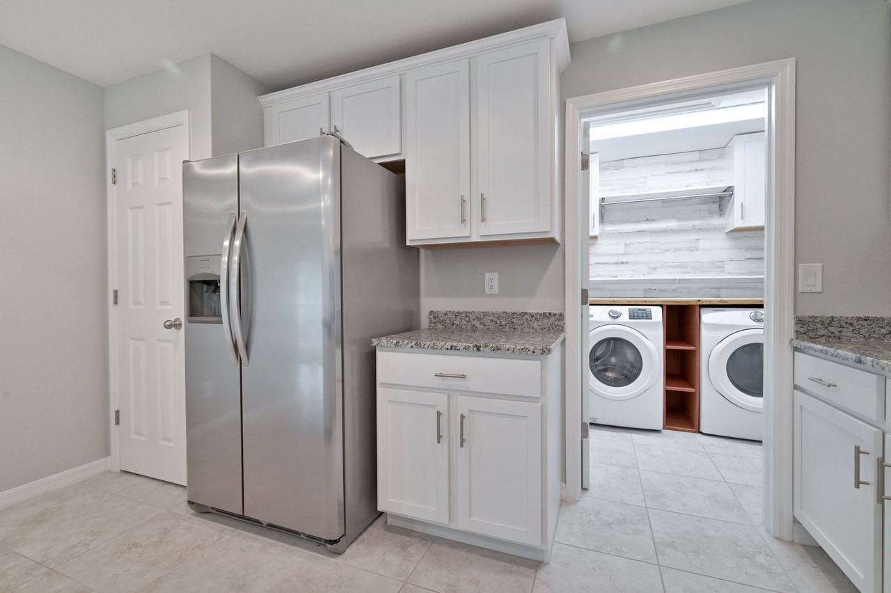 9224 Pineapple Rd - Photo 7 of 21