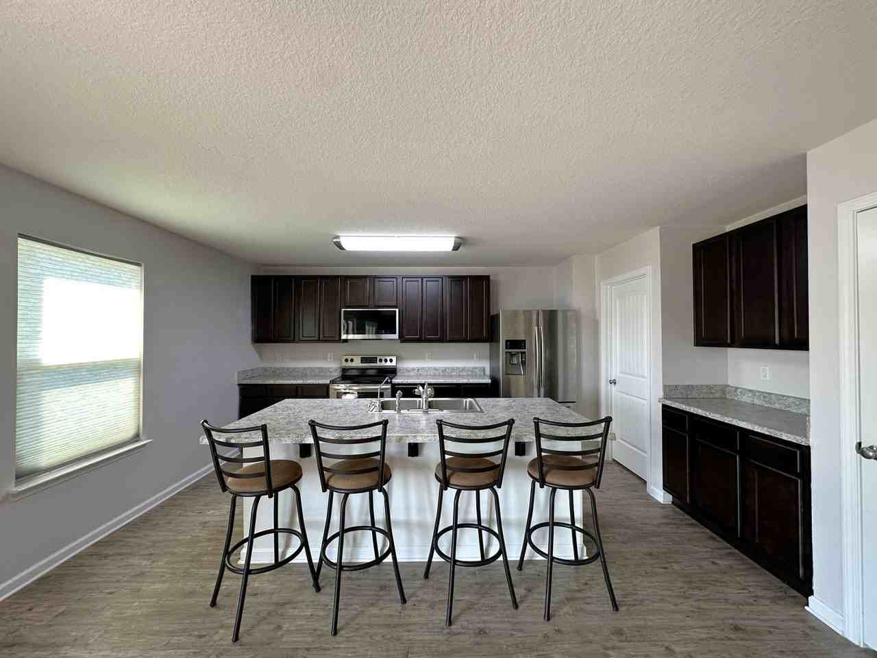 4920 Kensington Ln - Photo 3 of 30