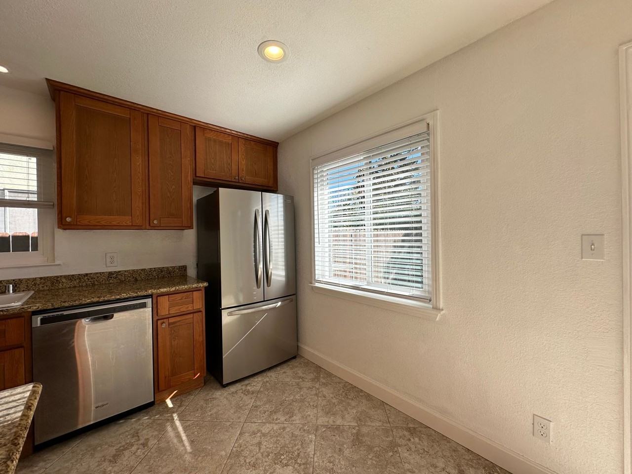 5001 Lippitt Ln - Photo 6 of 24