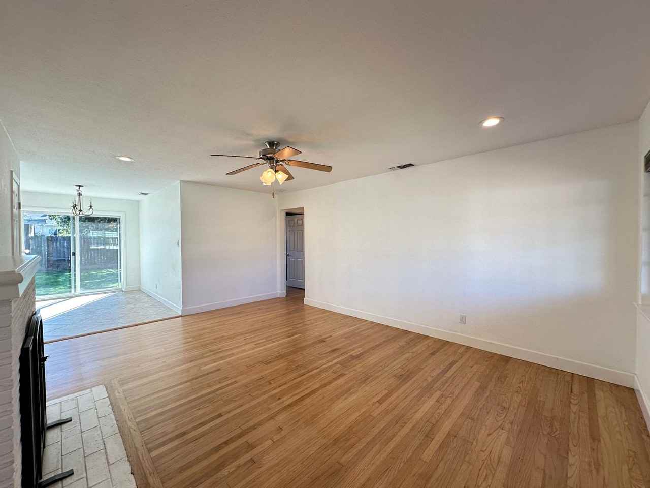 5001 Lippitt Ln - Photo 3 of 24