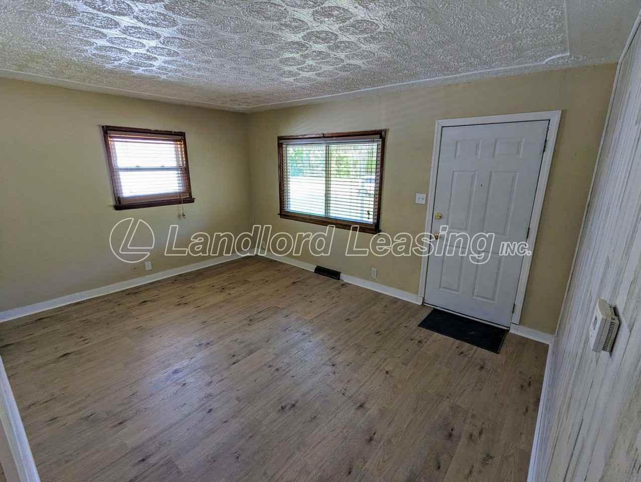 223 Bell Ave - Photo 2 of 12
