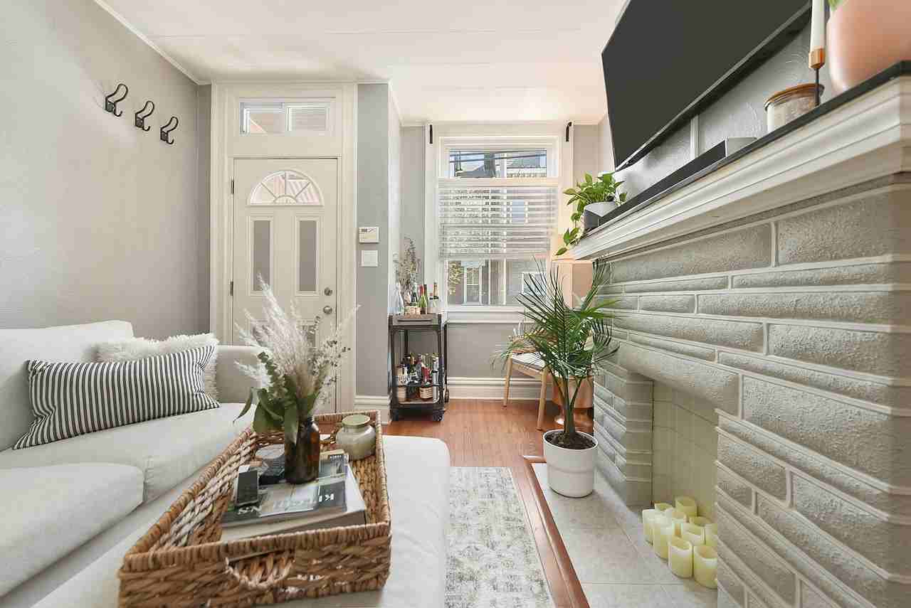 176 45th St - Photo 4 of 38