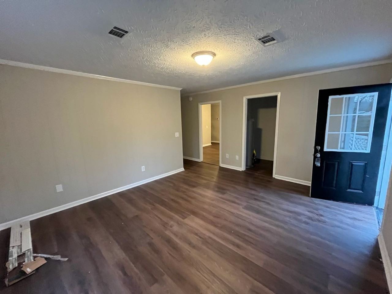 403 Raintree St - Photo 2 of 15