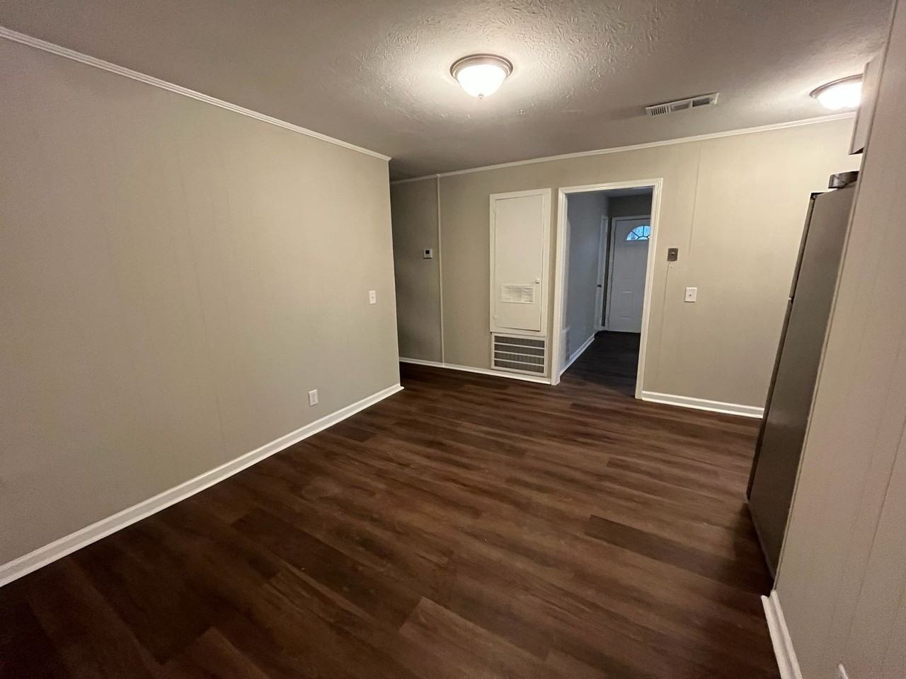 403 Raintree St - Photo 4 of 15