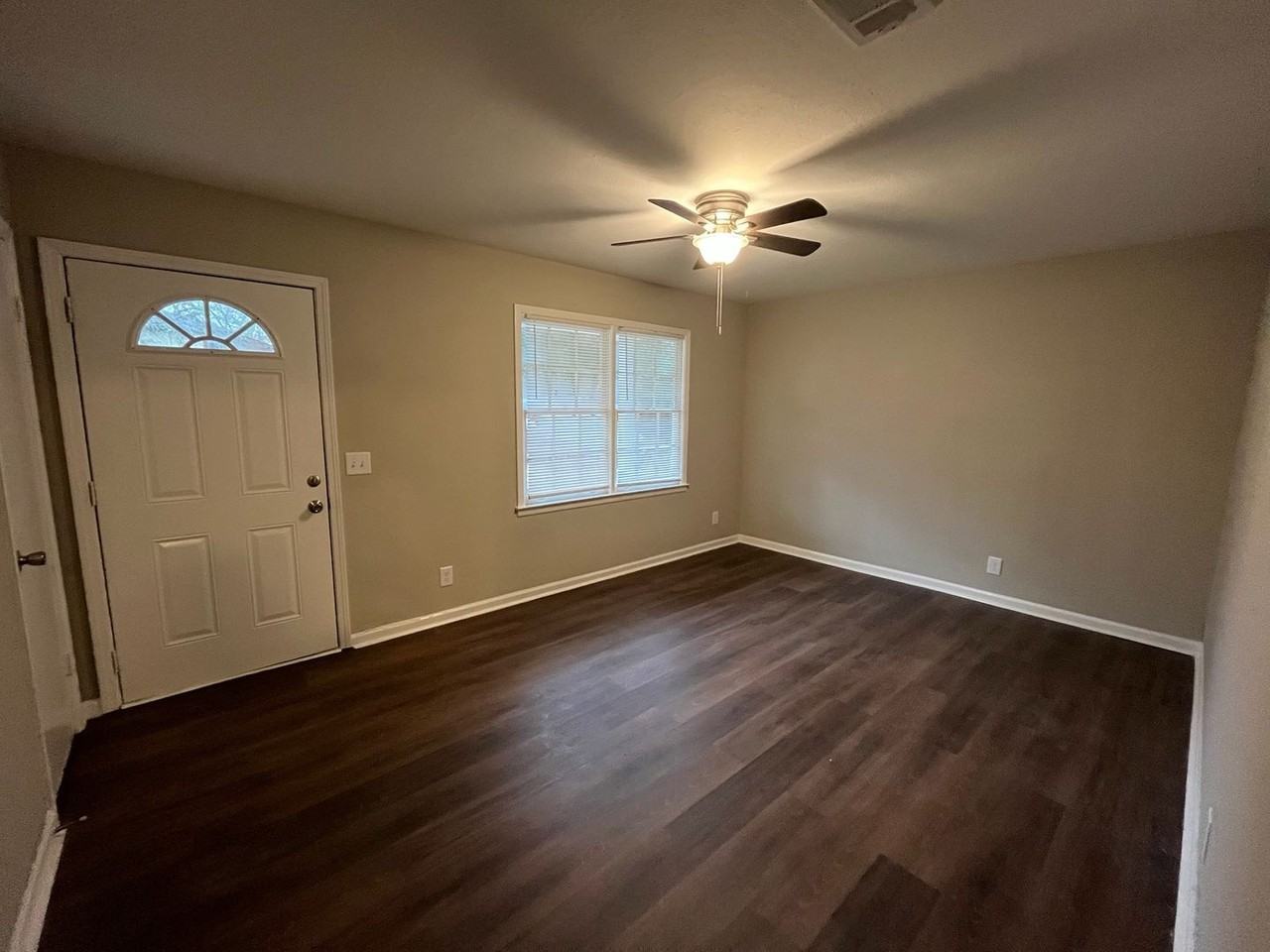 403 Raintree St - Photo 6 of 15