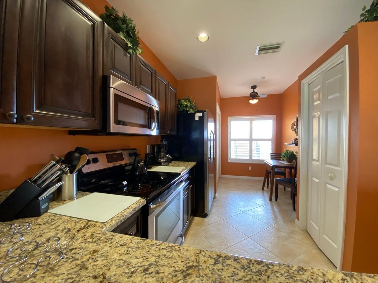 230 Vintage Cir - Photo 3 of 21