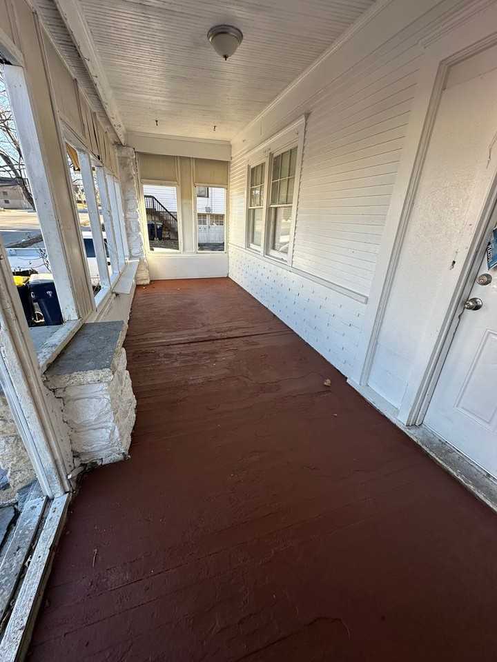 2814 Indiana Ave - Photo 2 of 13