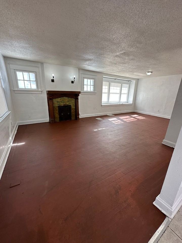 2814 Indiana Ave - Photo 3 of 13