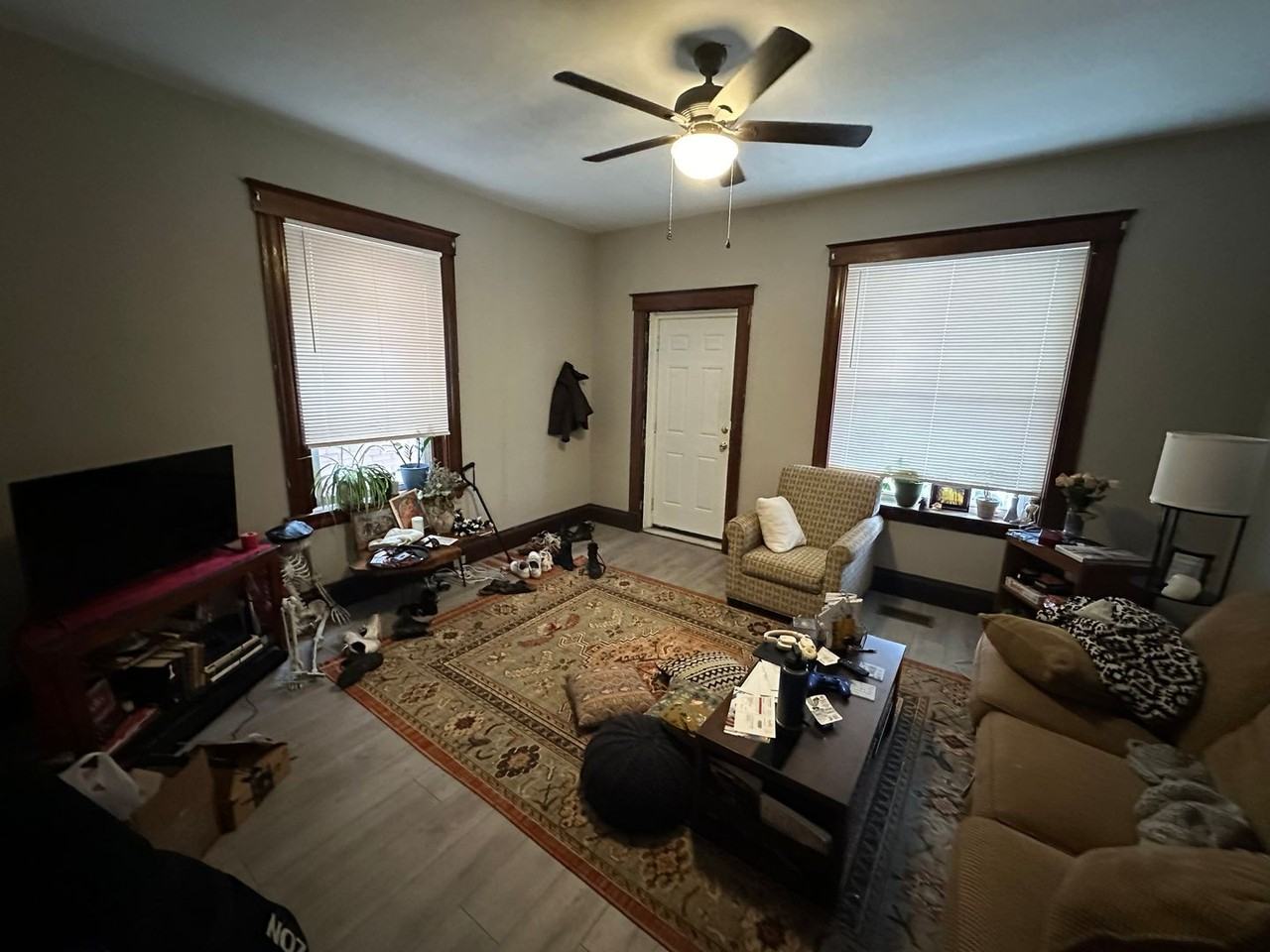 2402 Fairview Ave - Photo 2 of 12