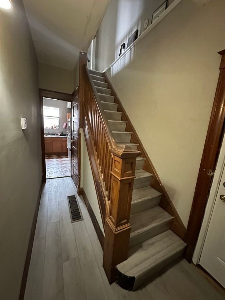 2402 Fairview Ave - Photo 3 of 12