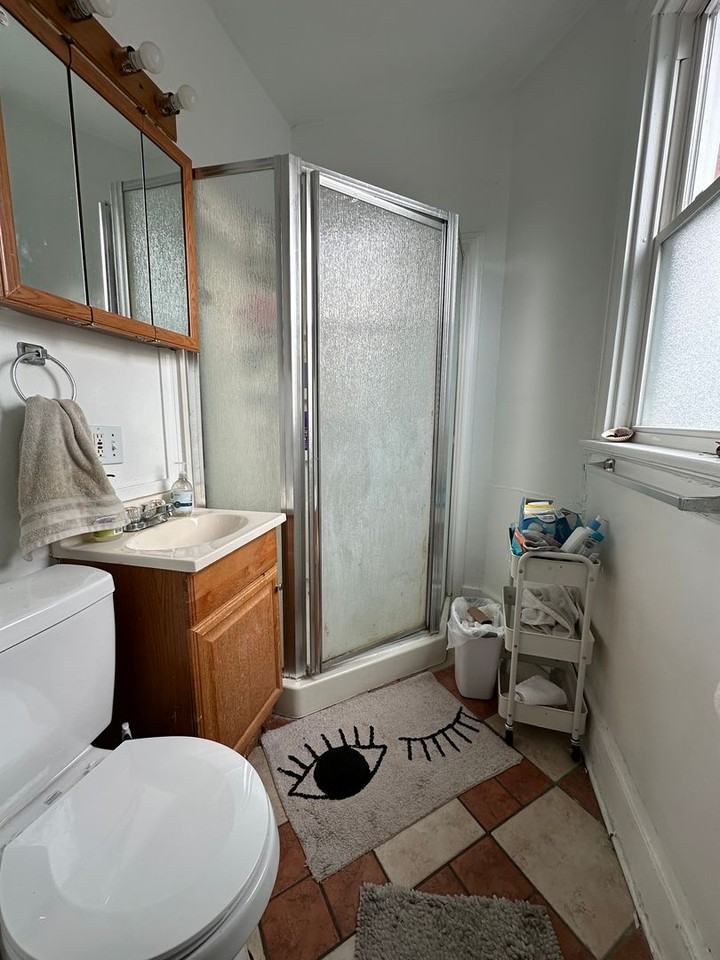 2402 Fairview Ave - Photo 6 of 12