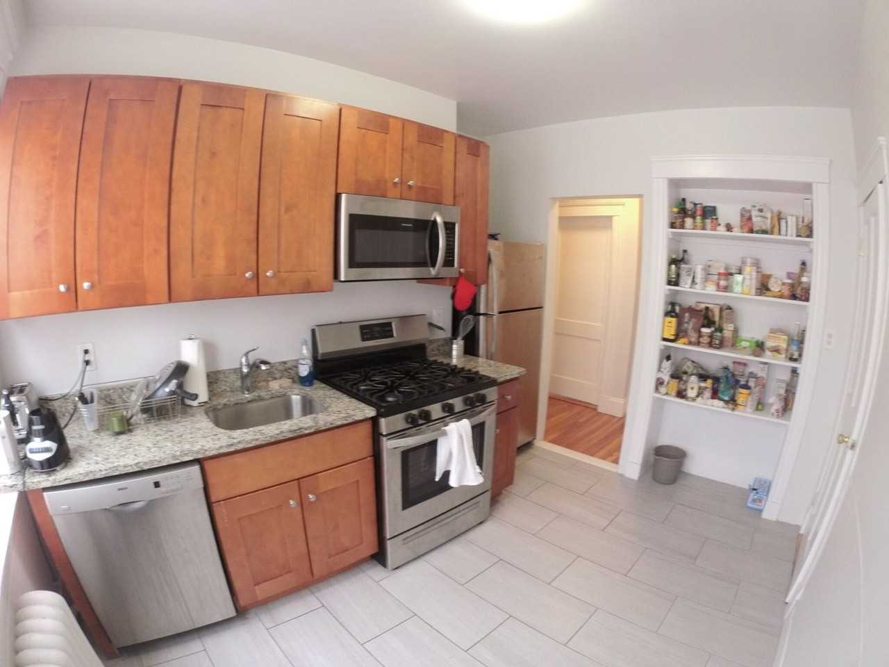 230 Freeman St - Photo 4 of 9