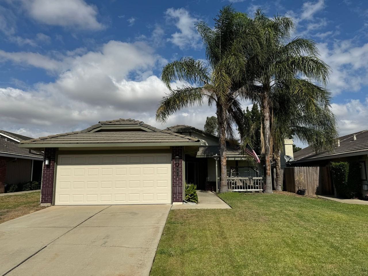 981 Vintage Oak Ave - Photo 2 of 19