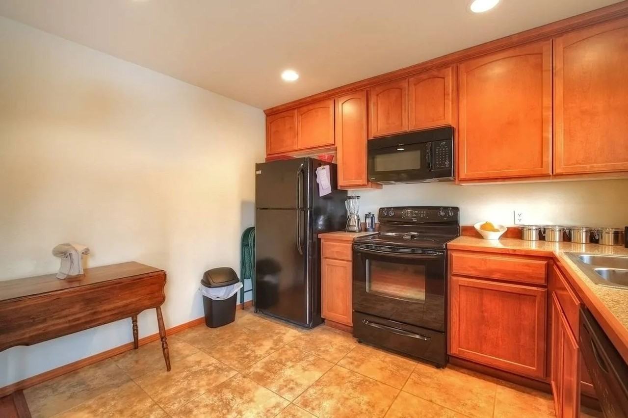 Sumner Square North - Photo 3 of 26