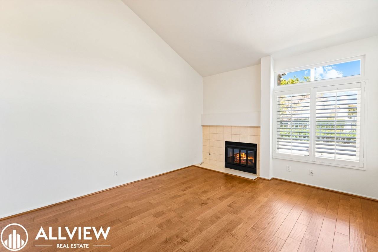 445 Deerfield Ave - Photo 2 of 23