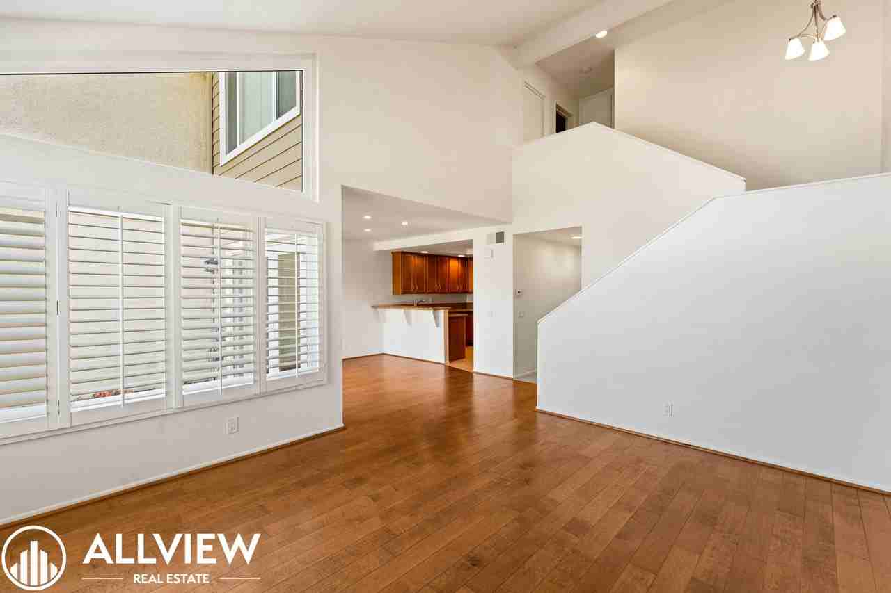 445 Deerfield Ave - Photo 3 of 23