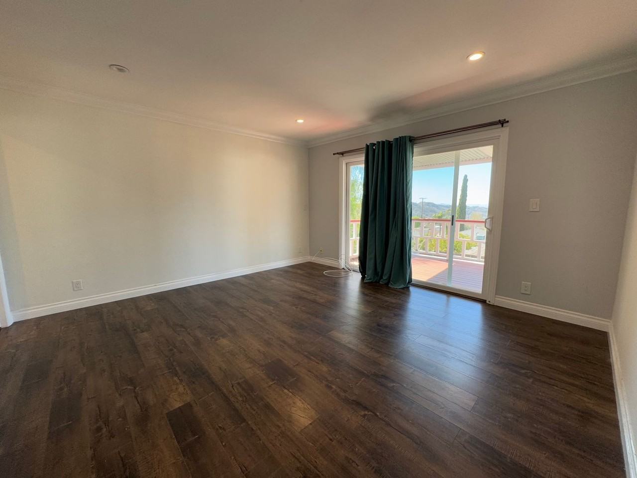 10319 Marcus Ave - Photo 6 of 17