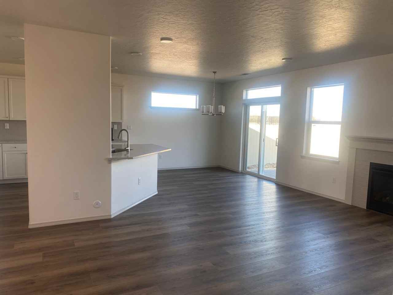 1062 N Rockdale Way - Photo 3 of 4