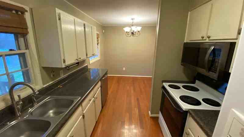 103 Walnut St - Photo 3 of 14
