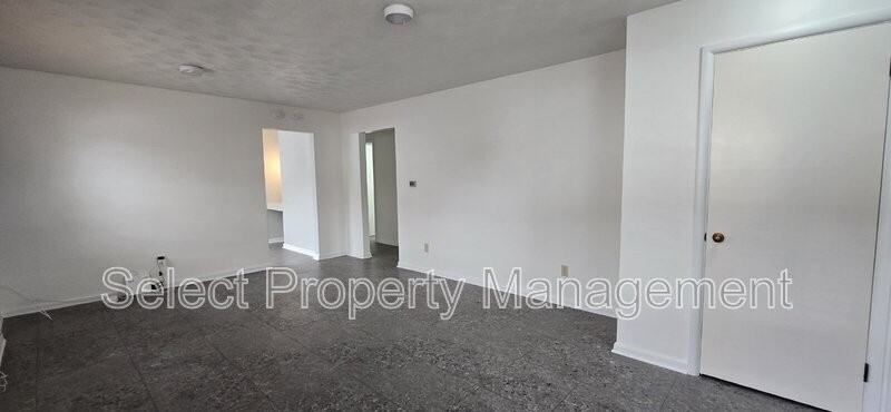 5001 Buell Dr - Photo 2 of 22