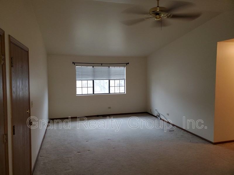 573 Anita Ave #2N - Photo 2 of 13