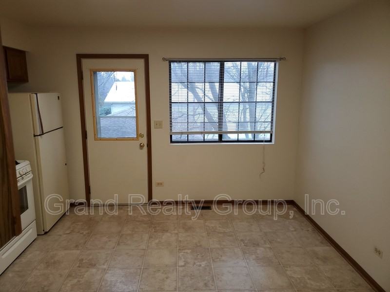 573 Anita Ave #2N - Photo 5 of 13