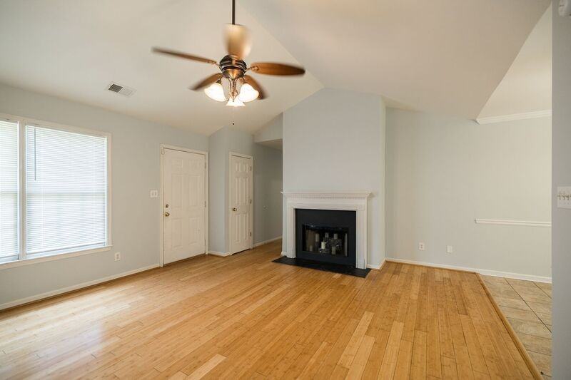 120 Spring Lake Pt - Photo 4 of 25