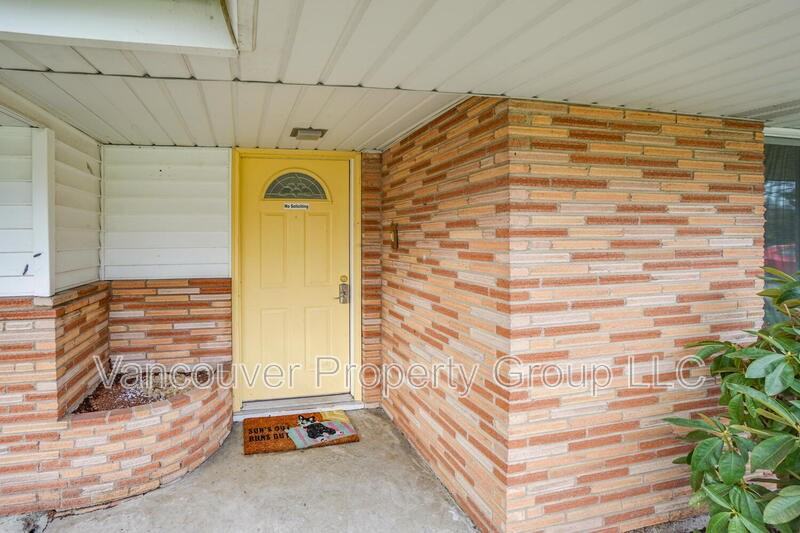 202 Nw 114th St - Photo 3 of 36