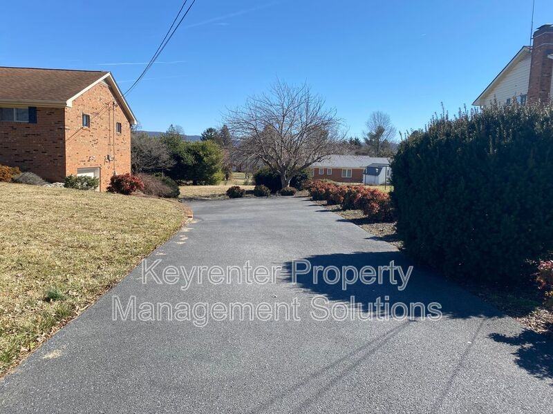 230 Dominion Dr - Photo 4 of 50